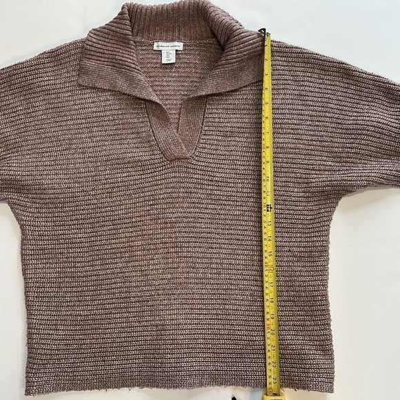 Cupcakes and Cashmere Dusty Rose Collared Split Neck Sweater Size Large - Picture 9 of 10